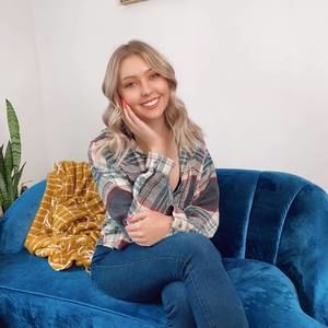 Meet your Posher, Hayley